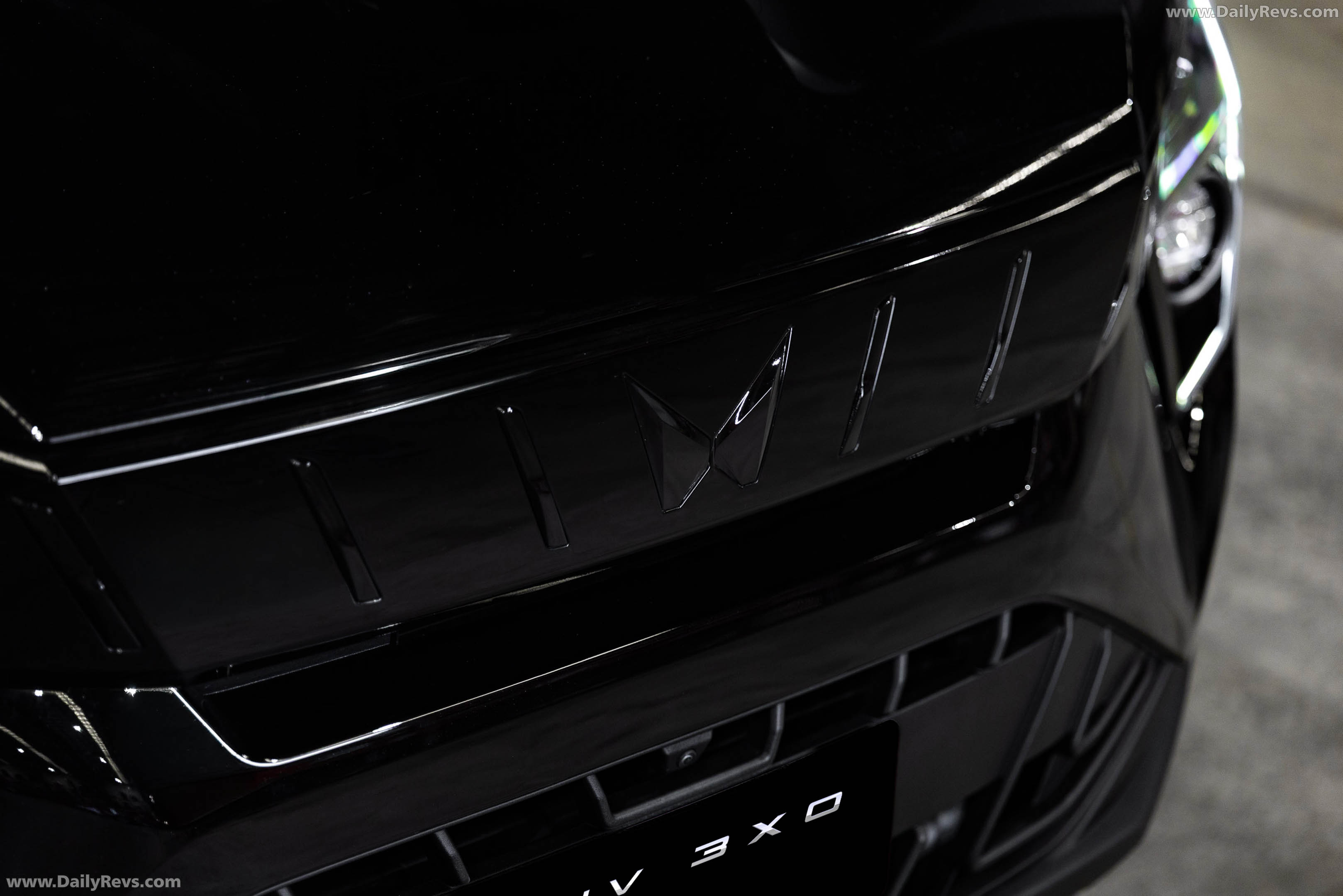 2026 Mahindra Motors XUV 3XO Black Anniversary Edition Exterior